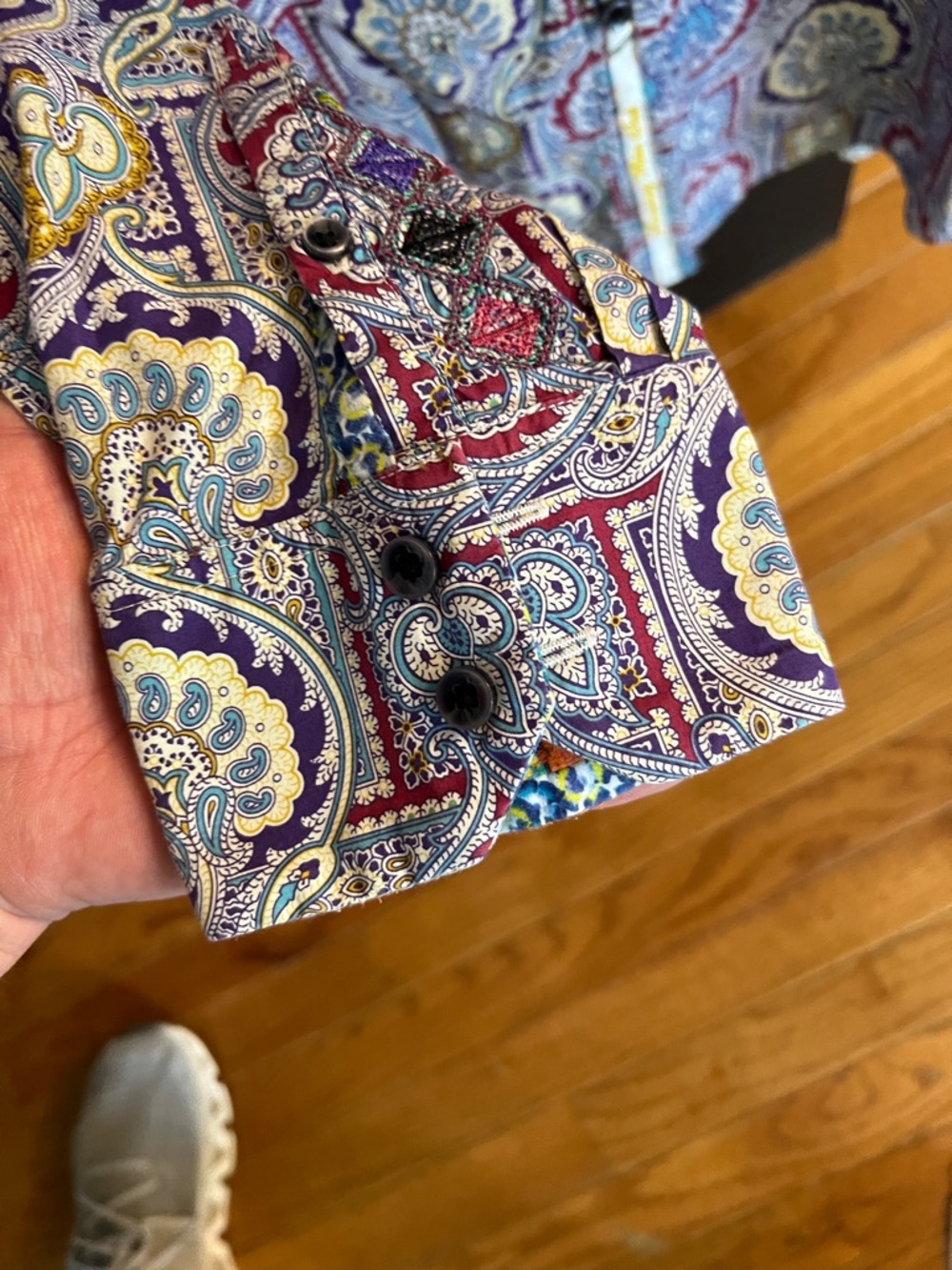Robert Graham Multicolor Paisley Button-Down Shirt with Blue and Red Accents - Picture 5 of 8